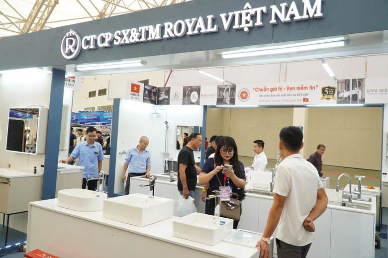 Đa dạng trải nghiệm tại triển lãm Vietbuild Hà Nội 2025- Ảnh 12. Đa dạng trải nghiệm tại triển lãm Vietbuild Hà Nội 2025- Ảnh 12.