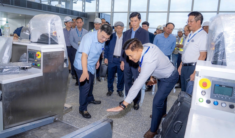 Thứ trưởng L&ecirc; Anh Tuấn: B&aacute;m s&aacute;t tiến độ, b&agrave;n giao đ&uacute;ng hạn dự &aacute;n mở rộng nh&agrave; ga T2 Nội B&agrave;i- Ảnh 1.