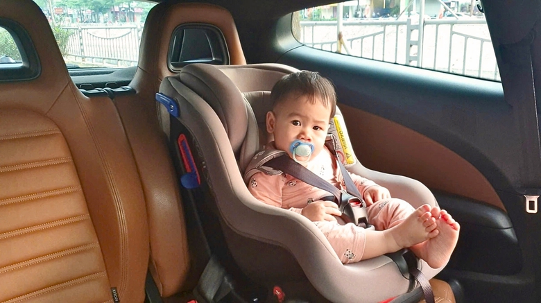 Từ 1/1/2026, loại ô tô nào phải trang bị ghế trẻ em?- Ảnh 1. Từ 1/1/2026, loại ô tô nào phải trang bị ghế trẻ em?- Ảnh 1.