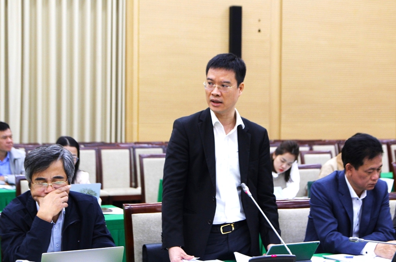 Đại diện Sở X&acirc;y dựng H&agrave; Nội đ&oacute;ng g&oacute;p &yacute; kiến.JPG