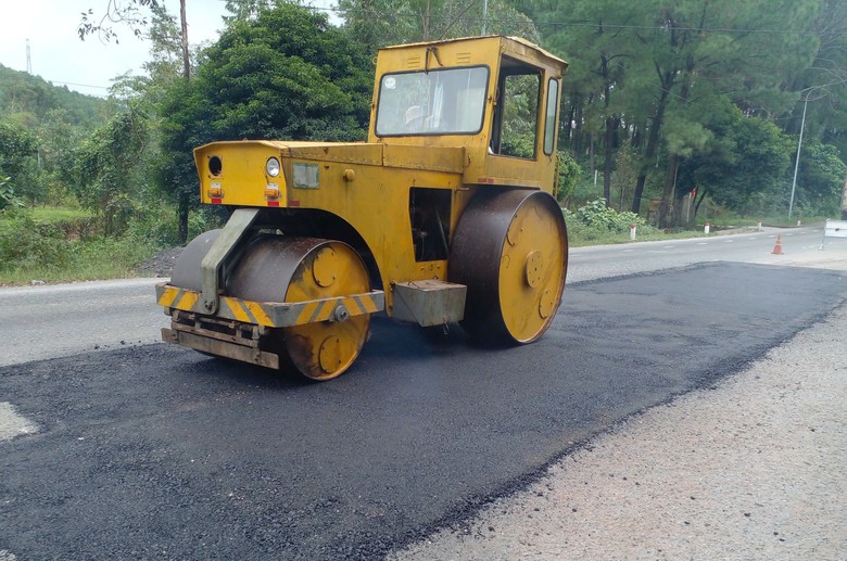 Cơ bản khắc phục xong hư hỏng mặt đường quốc lộ 1 đoạn qua Huế- Ảnh 8.