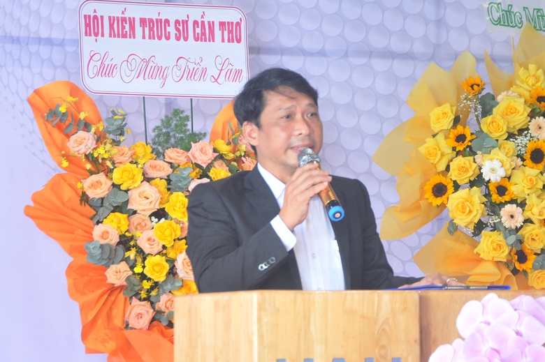 "Phi&ecirc;n bản tranh hiện đại" tạo kh&ocirc;ng gian mở gi&uacute;p sinh vi&ecirc;n Cần Thơ tiếp cận nghệ thuật- Ảnh 1.