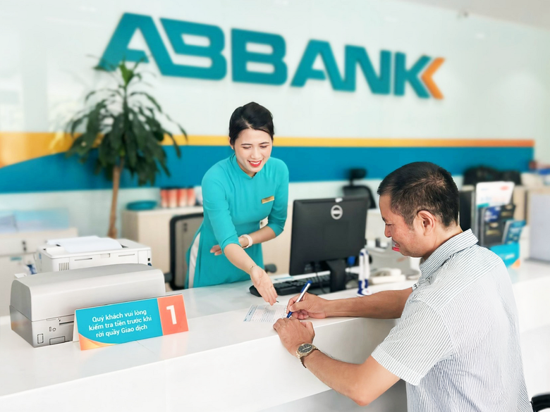 ABBANK giảm l&atilde;i suất đến 2,8%/năm, tiếp sức kh&aacute;ch h&agrave;ng phục hồi sau b&atilde;o- Ảnh 1.
