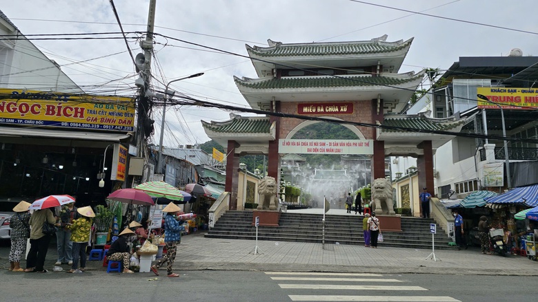 Vì sao KDL Núi Sam ở An Giang chưa thu phí theo đề án mới?- Ảnh 3. Vì sao KDL Núi Sam ở An Giang chưa thu phí theo đề án mới?- Ảnh 3.