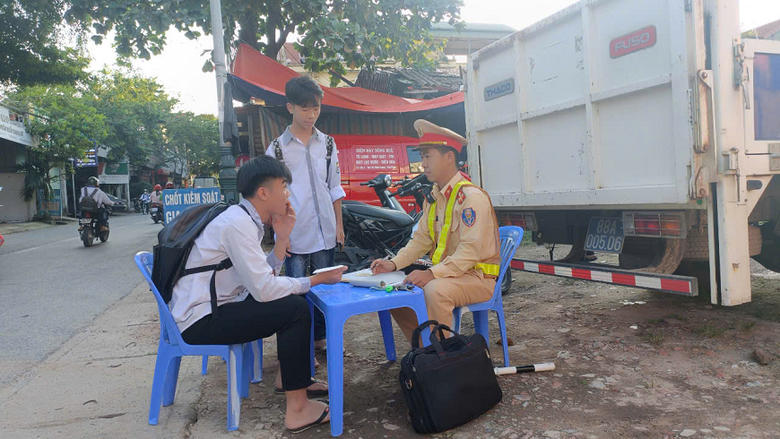 Ph&uacute; Thọ: Xử l&yacute; nghi&ecirc;m học sinh vi phạm giao th&ocirc;ng- Ảnh 2.