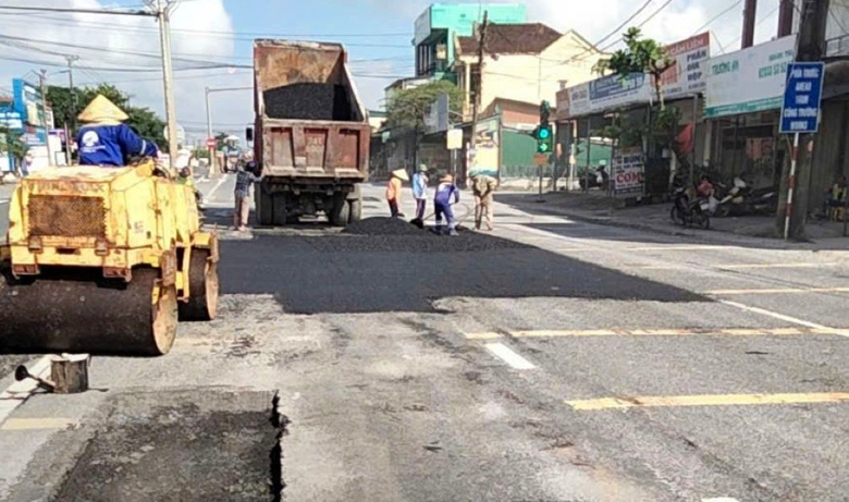 Khắc phục hư hỏng mặt đường quốc lộ 1 đoạn qua Quảng Trị, xe cộ đ&atilde; lưu th&ocirc;ng tốt- Ảnh 4.