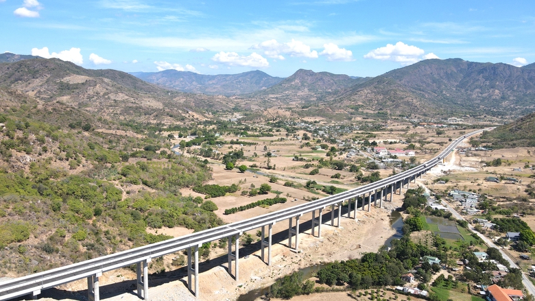 Thứ trưởng Nguyễn Việt H&ugrave;ng: Ho&agrave;n tất c&aacute;c hạng mục cao tốc Kh&aacute;nh H&ograve;a - L&acirc;m Đồng trước 2026- Ảnh 2.