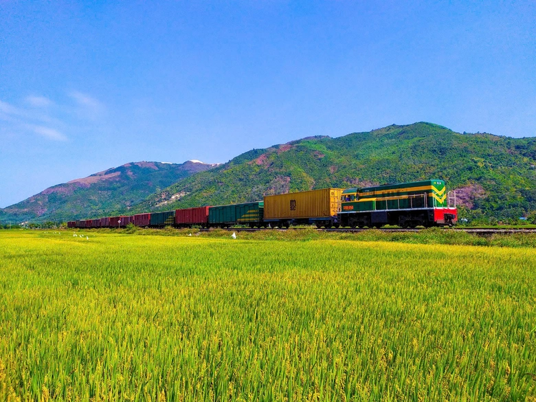 Tăng cường ph&acirc;n quyền, ph&acirc;n cấp quản l&yacute; Nh&agrave; nước về đường sắt- Ảnh 1.