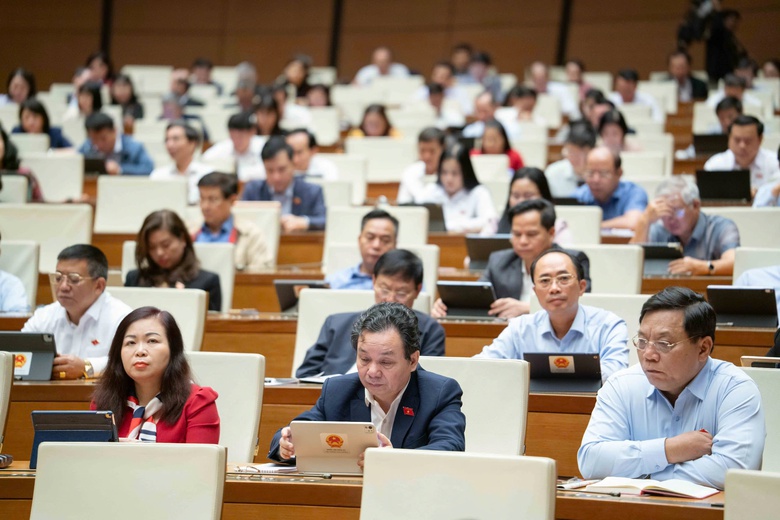 Bộ trưởng Trần Hồng Minh l&agrave;m r&otilde; nhiều nội dung tại dự thảo Luật X&acirc;y dựng (sửa đổi)- Ảnh 2.