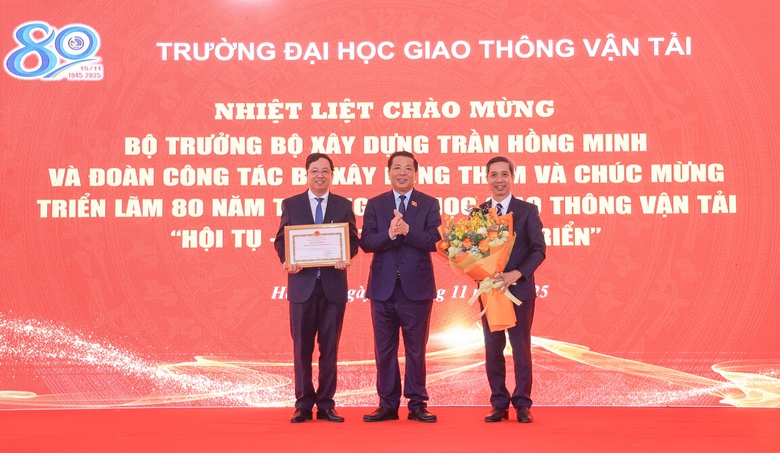 Bộ trưởng Bộ Xây dựng: ĐH GTVT là điểm tựa khoa học - công nghệ của ngành giao thông- Ảnh 2. Bộ trưởng Bộ Xây dựng: ĐH GTVT là điểm tựa khoa học - công nghệ của ngành giao thông- Ảnh 2.