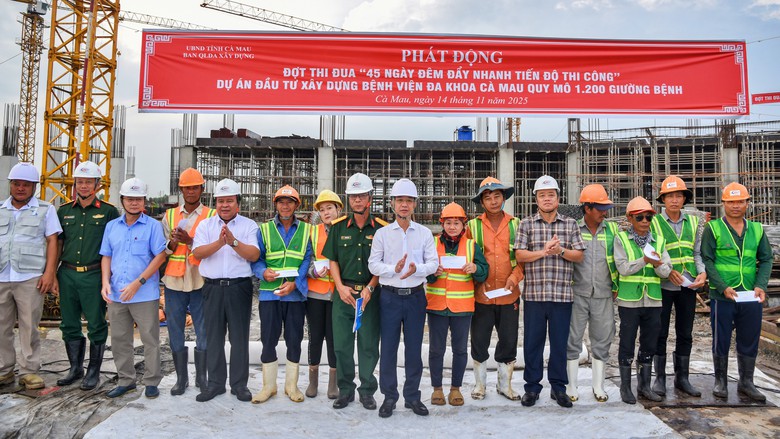 Phát động thi đua 45 ngày đêm đẩy nhanh tiến độ thi công Bệnh viện Đa khoa Cà Mau- Ảnh 2.