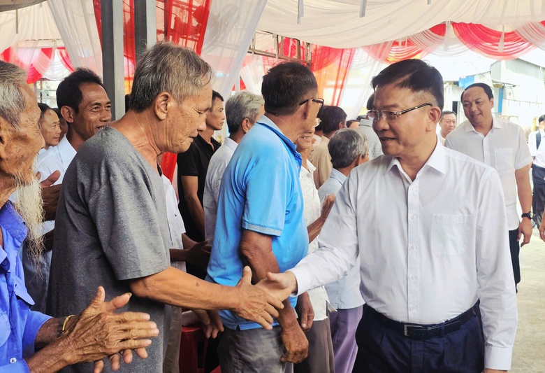 Ph&oacute; Thủ tướng L&ecirc; Th&agrave;nh Long dự ng&agrave;y hội đại đo&agrave;n kết tại An Giang- Ảnh 2.