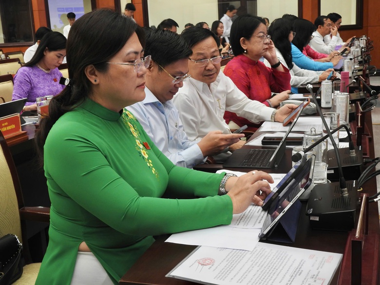 TP.HCM c&oacute; th&ecirc;m Ph&oacute; chủ tịch HĐND, 3 Ph&oacute; chủ tịch UBND- Ảnh 2.