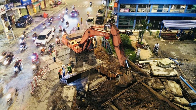 11 mũi thi c&ocirc;ng xuy&ecirc;n đ&ecirc;m đua tiến độ metro số 2 tại TP.HCM, quyết t&acirc;m về đ&iacute;ch năm 2030- Ảnh 2.