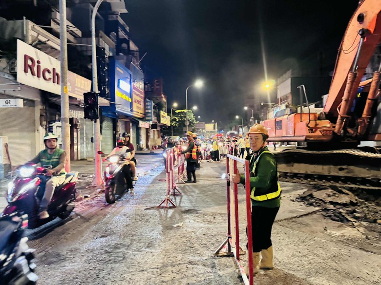 TP.HCM: Điều chỉnh giao th&ocirc;ng n&uacute;t giao Trường Chinh - Phạm Văn Bạch để thi c&ocirc;ng ga metro- Ảnh 1.