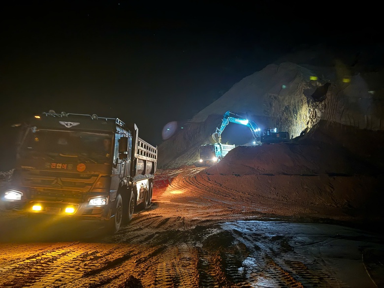 Thời tiết ủng hộ, nhà thầu đồng loạt tăng mũi thi công cao tốc Chợ Mới - Bắc Kạn- Ảnh 2. Thời tiết ủng hộ, nhà thầu đồng loạt tăng mũi thi công cao tốc Chợ Mới - Bắc Kạn- Ảnh 2.