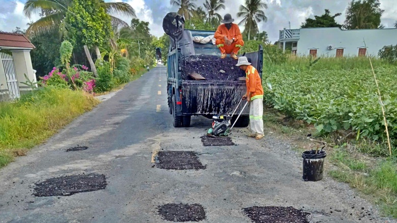 Hơn 60 tỷ đồng n&acirc;ng cấp mặt đường quốc lộ 63 qua C&agrave; Mau- Ảnh 2.