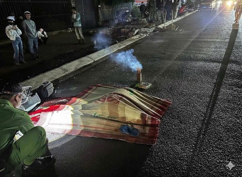 Xe đầu k&eacute;o va chạm xe đạp, một người đ&agrave;n &ocirc;ng tử vong tại chỗ- Ảnh 1.