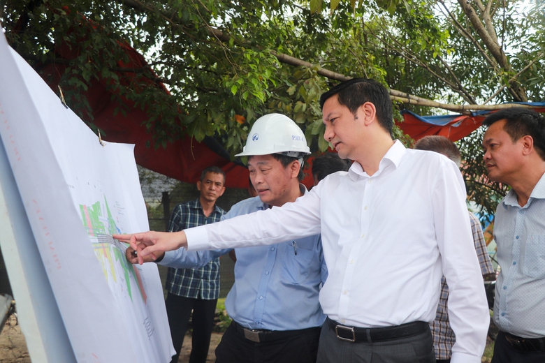 Cầu vượt đường sắt QL14E: Đẩy nhanh tiến độ, ho&agrave;n th&agrave;nh trước Tết Nguy&ecirc;n đ&aacute;n 2026- Ảnh 1.