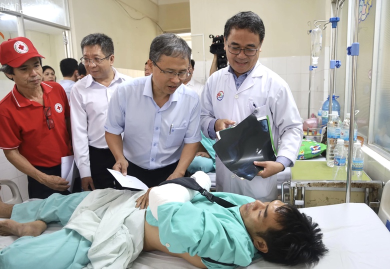 Kh&aacute;nh H&ograve;a: Ưu ti&ecirc;n mổ cấp cứu, nhiều nạn nh&acirc;n vụ sạt lở đ&egrave;o Kh&aacute;nh L&ecirc; qua cơn nguy kịch- Ảnh 1.