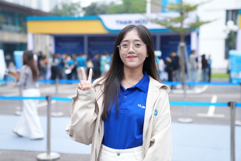 Giới trẻ h&aacute;o hức tham gia Ng&agrave;y hội việc l&agrave;m Vietnam Airlines lần đầu tổ chức- Ảnh 3.