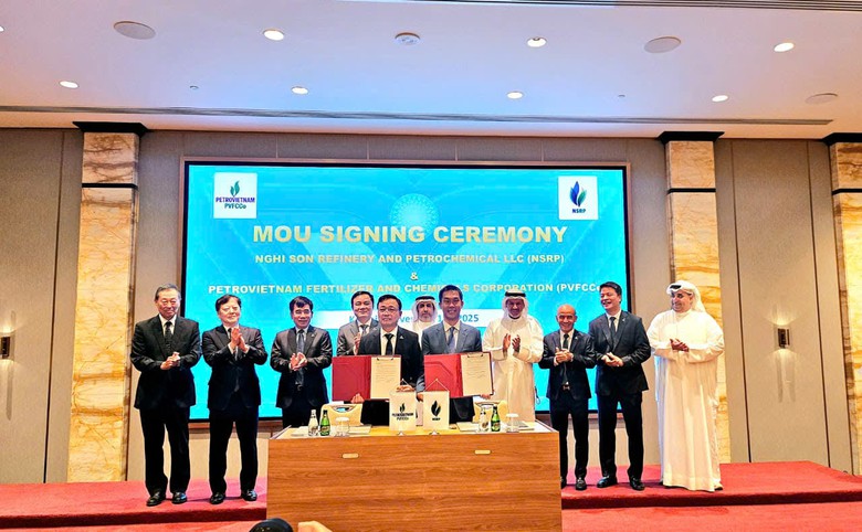 PVFCCo - Ph&uacute; Mỹ v&agrave; NSRP k&yacute; kết hợp t&aacute;c tại Kuwait về  ph&aacute;t triển chuỗi h&oacute;a dầu - h&oacute;a chất- Ảnh 1.
