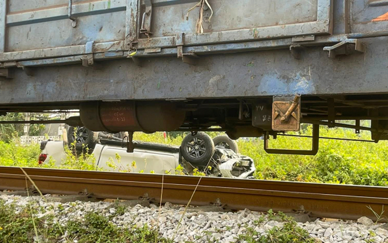 Kiểm soát TNGT khu vực đường ngang đường sắt- Ảnh 2. Kiểm soát TNGT khu vực đường ngang đường sắt- Ảnh 2.