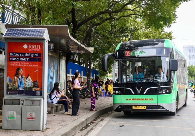 H&agrave; Nội: Hỗ trợ l&atilde;i vay cho DN đầu tư hạ tầng vận tải h&agrave;nh kh&aacute;ch c&ocirc;ng cộng khối lượng lớn- Ảnh 1.