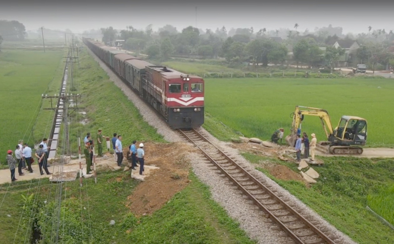 H&agrave; Tĩnh tăng tốc thực thi Luật Đường sắt, đồng bộ giải ph&aacute;p đưa luật v&agrave;o cuộc sống- Ảnh 1.