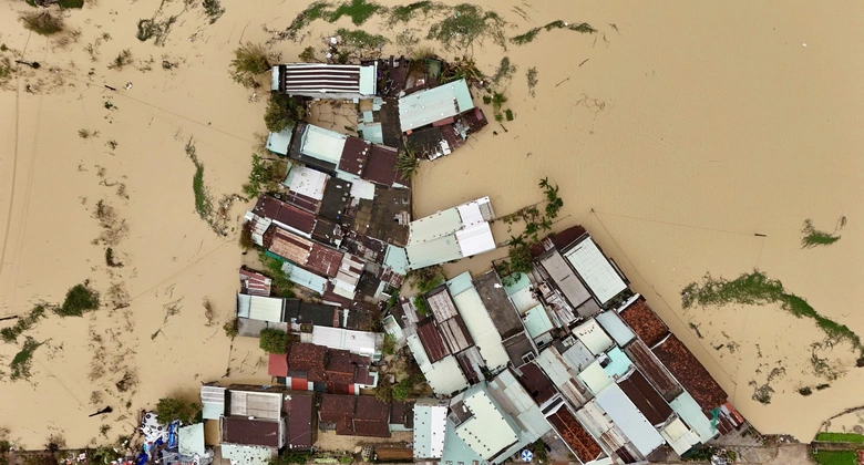 Gia Lai: 3.200 hộ bị ngập lụt, cô lập do mưa lớn kéo dài- Ảnh 1. Gia Lai: 3.200 hộ bị ngập lụt, cô lập do mưa lớn kéo dài- Ảnh 1.