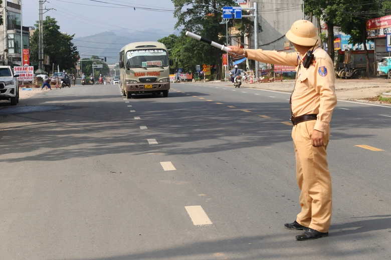 Ph&uacute; Thọ: Tăng cường tuần tra kiểm so&aacute;t, đảm bảo trật tự an to&agrave;n giao th&ocirc;ng- Ảnh 3.