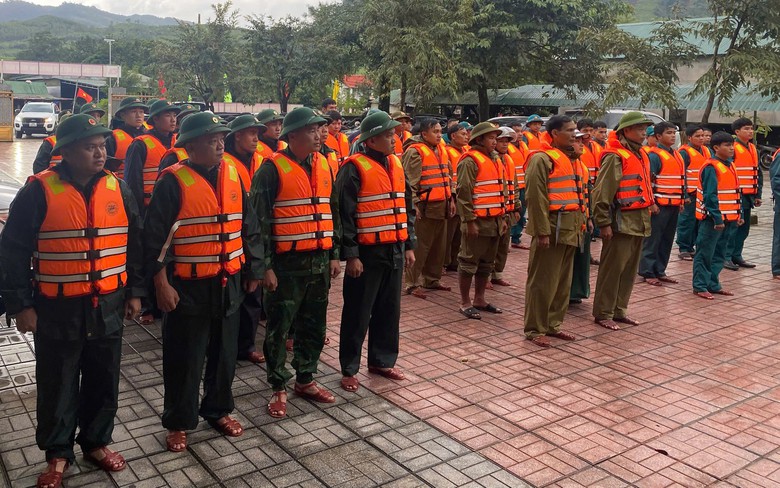 Mở rộng phạm vi t&igrave;m kiếm t&agrave;i xế &ocirc; t&ocirc; đầu k&eacute;o bị cuốn tr&ocirc;i mất t&iacute;ch ở Quảng Trị- Ảnh 2.