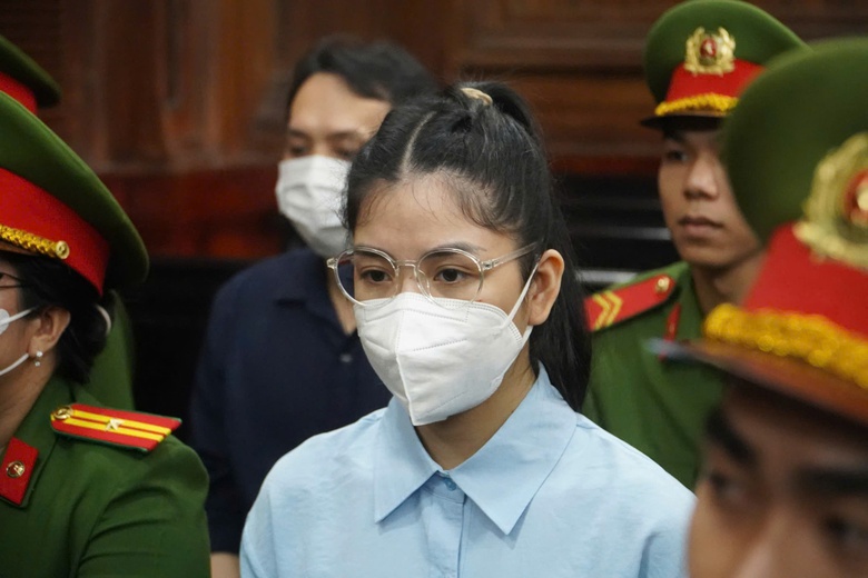 Thùy Tiên, Quang Linh, Hằng Du Mục bị phạt 2 năm tù giam- Ảnh 3. Thùy Tiên, Quang Linh, Hằng Du Mục bị phạt 2 năm tù giam- Ảnh 3.