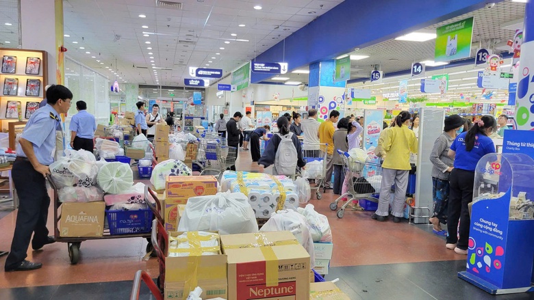 TP.HCM mở đợt "quét" hàng giả, hàng lậu dịp cuối năm- Ảnh 3. TP.HCM mở đợt "quét" hàng giả, hàng lậu dịp cuối năm- Ảnh 3.