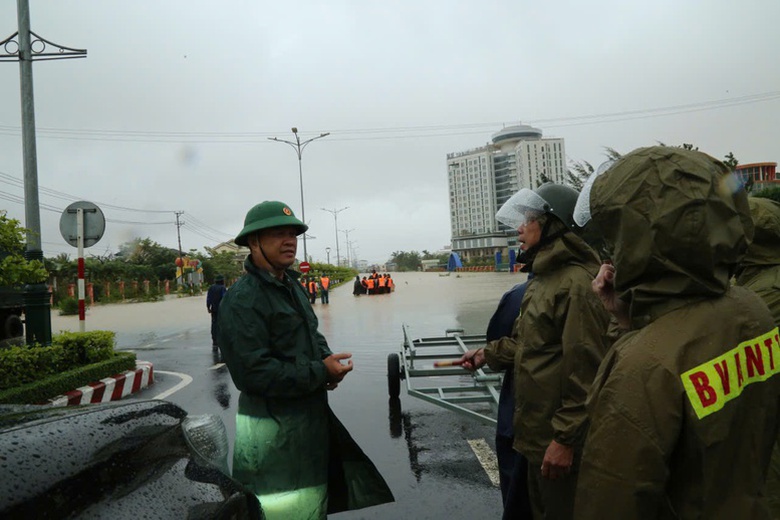 Thủ tướng chỉ đạo tập trung ứng phó lũ đặc biệt lớn trên sông Ba và lũ khẩn cấp sông Kôn- Ảnh 1. Thủ tướng chỉ đạo tập trung ứng phó lũ đặc biệt lớn trên sông Ba và lũ khẩn cấp sông Kôn- Ảnh 1.