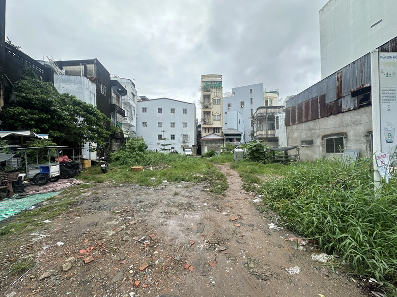 Cà Mau gỡ vướng đất công, trụ sở dôi dư ra sao?- Ảnh 3. Cà Mau gỡ vướng đất công, trụ sở dôi dư ra sao?- Ảnh 3.