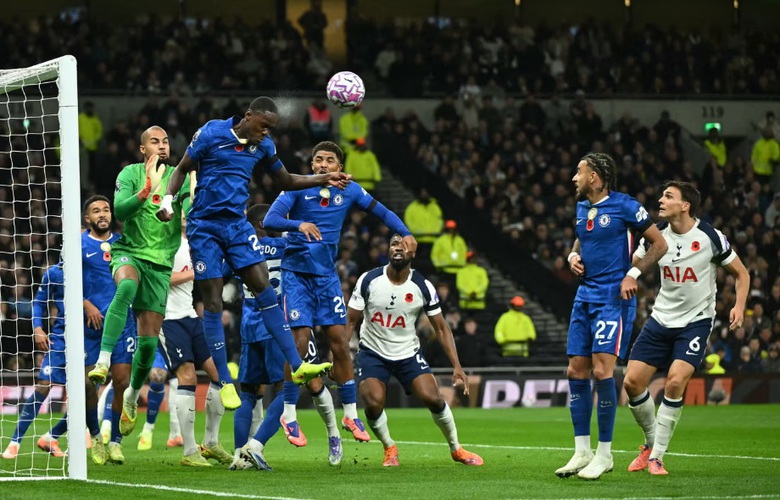 Joao Pedro lập c&ocirc;ng, Chelsea hạ Tottenham trong trận derby London- Ảnh 1.