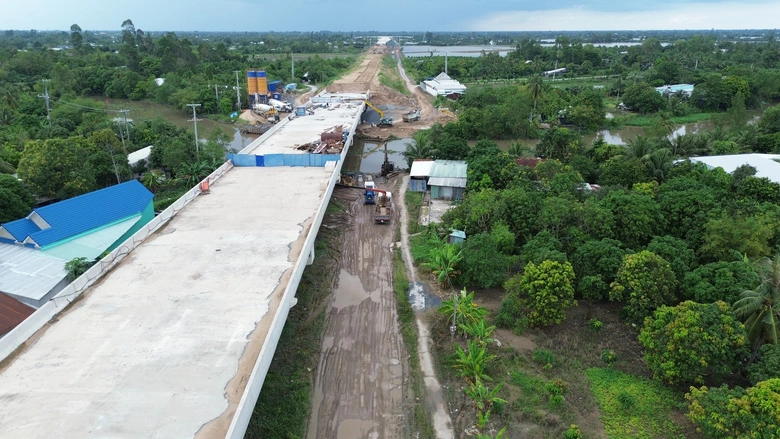 Đồng Th&aacute;p cấp ph&eacute;p 32 mỏ vật liệu cho c&aacute;c dự &aacute;n cao tốc ph&iacute;a Nam- Ảnh 2.