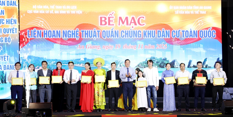 An Giang đạt giải A Li&ecirc;n hoan Nghệ thuật quần ch&uacute;ng Khu d&acirc;n cư to&agrave;n quốc- Ảnh 2.