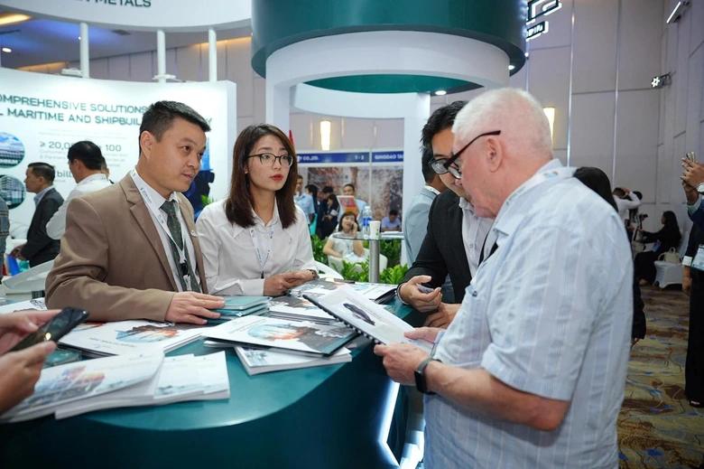 A group of people at a table  AI-generated content may be incorrect.