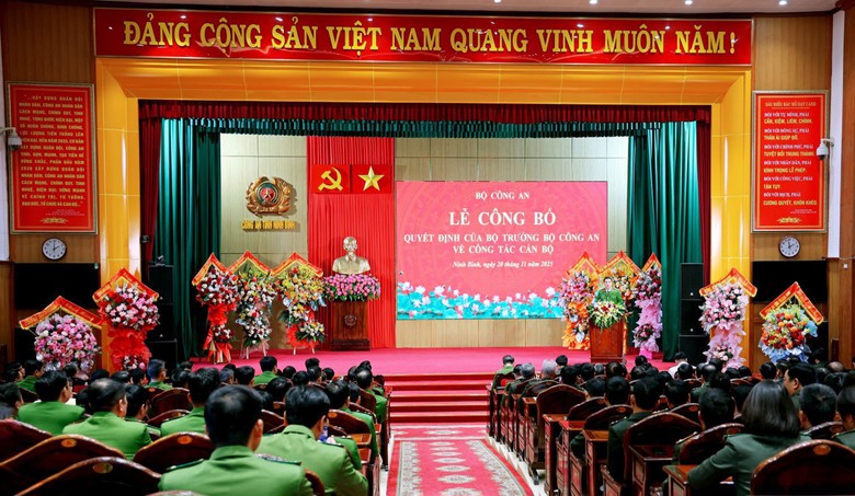 Ninh B&igrave;nh: Bổ nhiệm Gi&aacute;m đốc C&ocirc;ng an tỉnh- Ảnh 2.