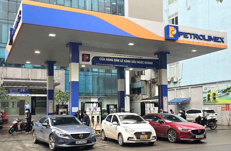 Gi&aacute; xăng giảm từ chiều nay 20/11- Ảnh 1.