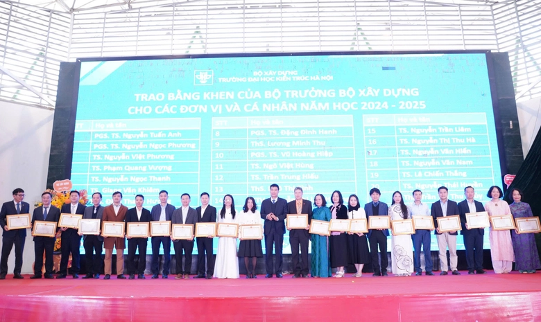 Chất lượng đ&agrave;o tạo của Trường Đại học Kiến tr&uacute;c H&agrave; Nội ng&agrave;y c&agrave;ng được n&acirc;ng cao- Ảnh 2.