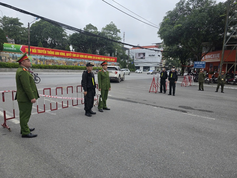 Đảm bảo an toàn giao thông tại Festival Sông Hồng 2025 ra sao?- Ảnh 2. Đảm bảo an toàn giao thông tại Festival Sông Hồng 2025 ra sao?- Ảnh 2.