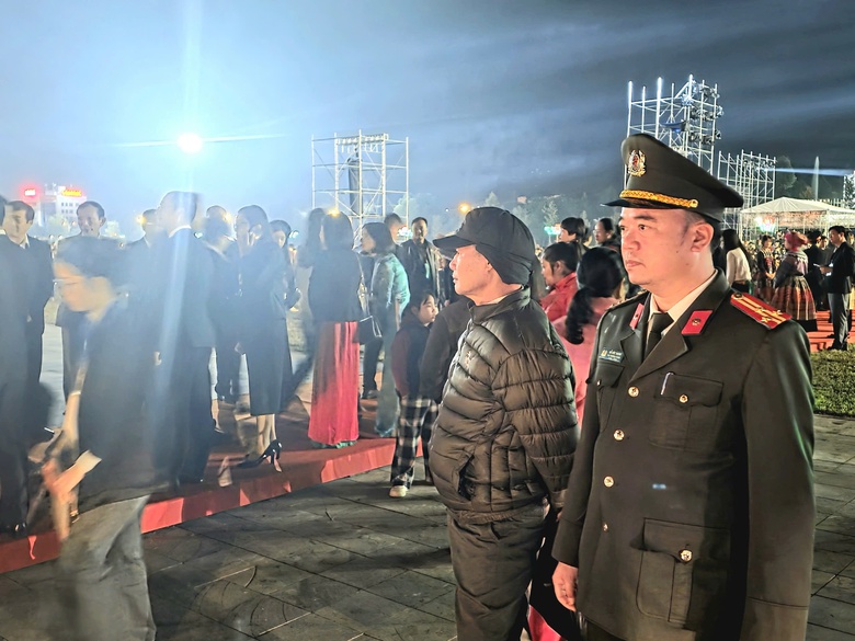 Đảm bảo an toàn giao thông tại Festival Sông Hồng 2025 ra sao?- Ảnh 11. Đảm bảo an toàn giao thông tại Festival Sông Hồng 2025 ra sao?- Ảnh 11.