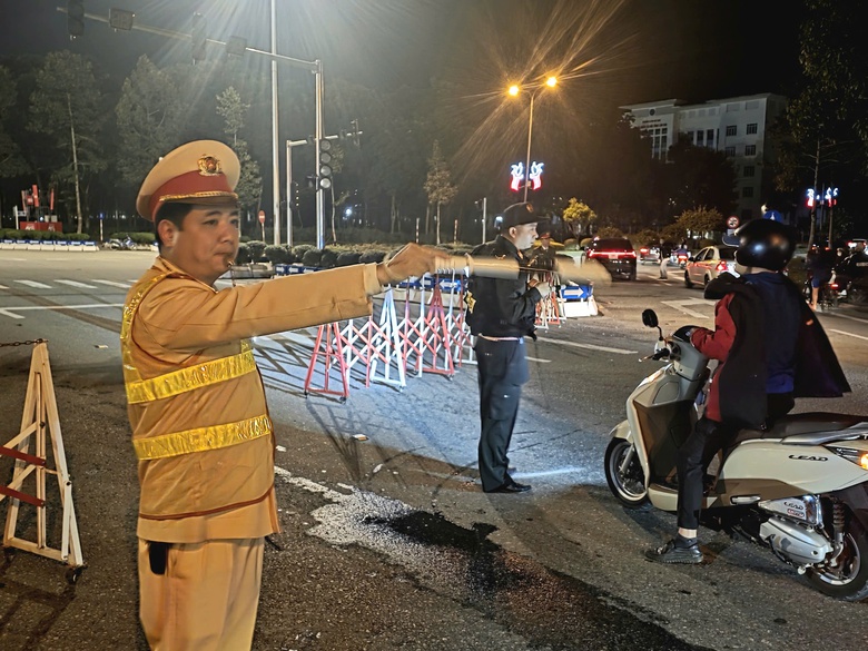 Đảm bảo an toàn giao thông tại Festival Sông Hồng 2025 ra sao?- Ảnh 5. Đảm bảo an toàn giao thông tại Festival Sông Hồng 2025 ra sao?- Ảnh 5.