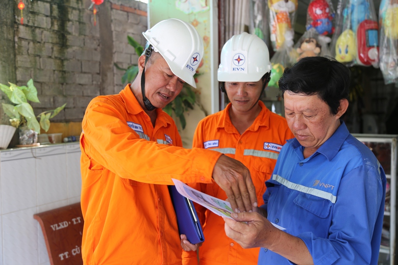 Hiểm họa kh&ocirc;n lường từ hệ thống điện sau c&ocirc;ng tơ- Ảnh 1.