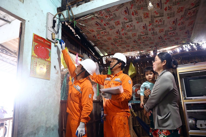 Hiểm họa kh&ocirc;n lường từ hệ thống điện sau c&ocirc;ng tơ- Ảnh 3.