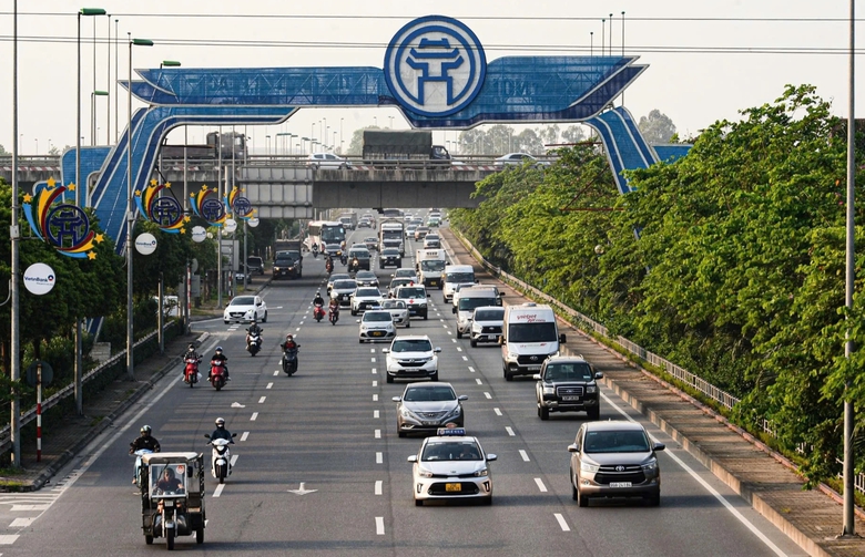 H&agrave; Nội cấm xe tải, xe kh&aacute;ch lưu th&ocirc;ng ở l&agrave;n 1 trục Nhật T&acirc;n - Nội B&agrave;i từ 25/11- Ảnh 1.