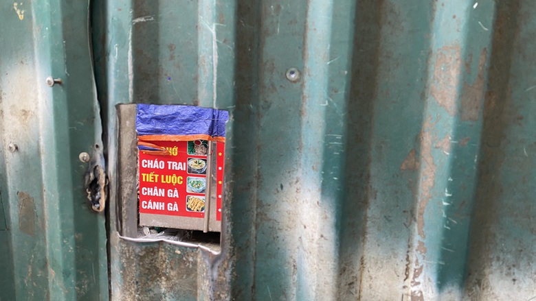 Hà Nội: Phường Vĩnh Tuy ra quân dẹp chợ tạm, chợ cóc- Ảnh 4. Hà Nội: Phường Vĩnh Tuy ra quân dẹp chợ tạm, chợ cóc- Ảnh 4.